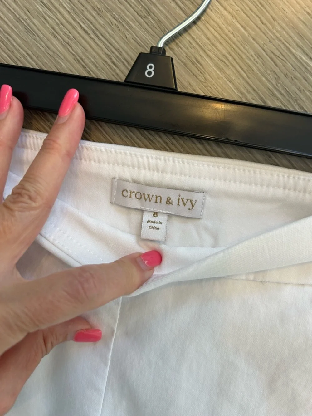 crown & ivy White Scallop-Hem Bermuda Shorts - Picture 3 of 3